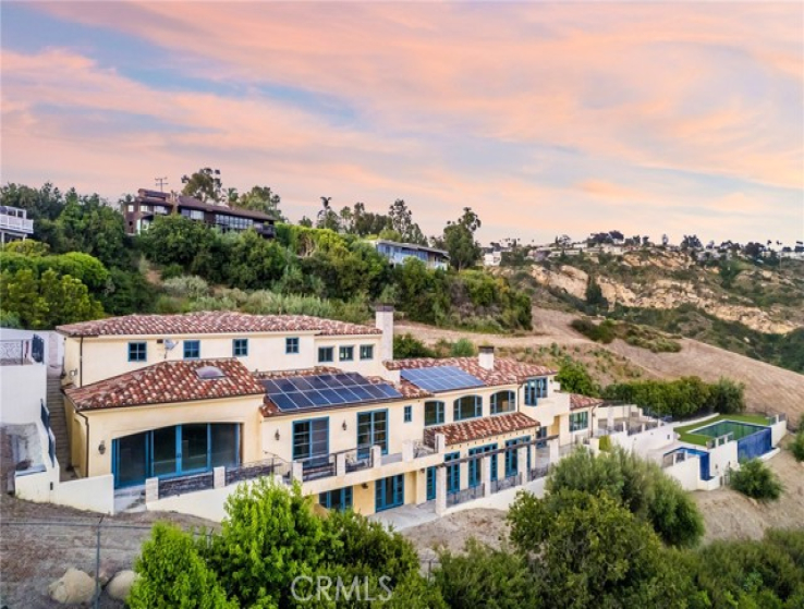 6 Bed Home for Sale in Laguna Beach, California