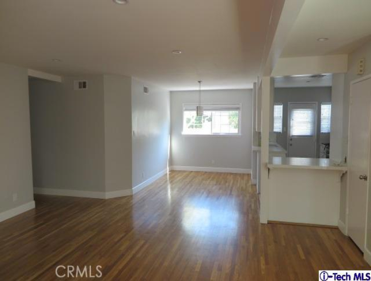 3 Bed Home to Rent in Studio City, California