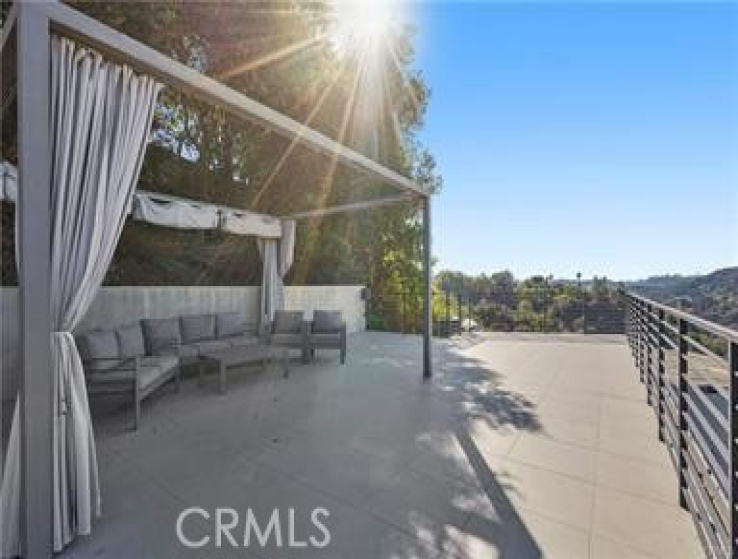 6 Bed Home to Rent in Beverly Hills, California