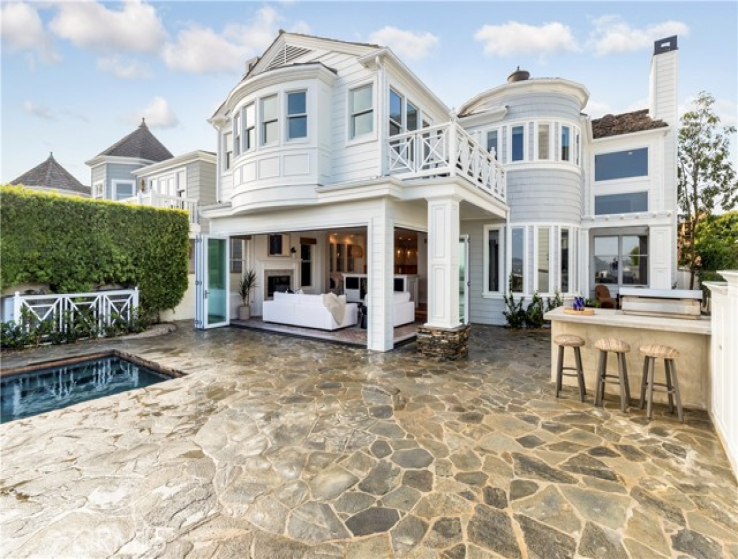 4 Bed Home for Sale in Newport Beach, California