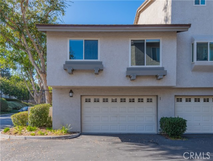 2 Bed Home to Rent in Irvine, California