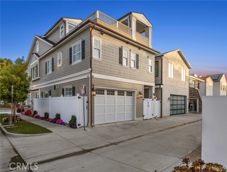 4 Bed Home for Sale in Newport Beach, California