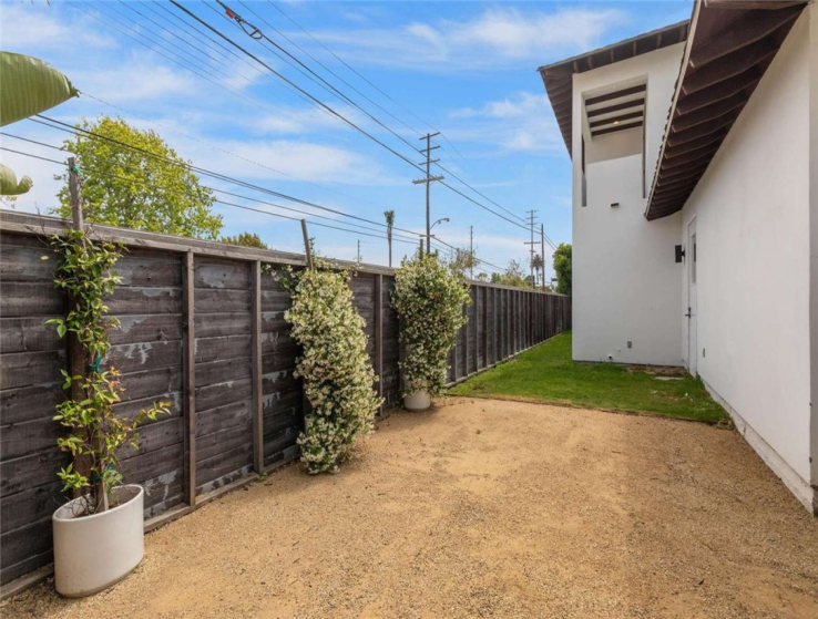 4 Bed Home for Sale in Los Angeles, California