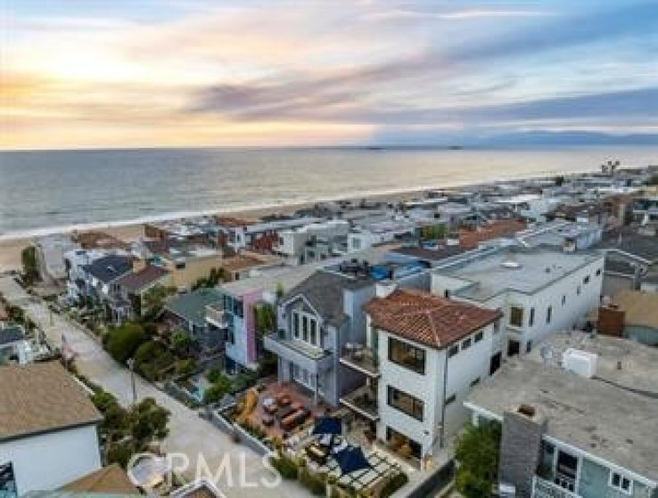 4 Bed Home to Rent in Manhattan Beach, California