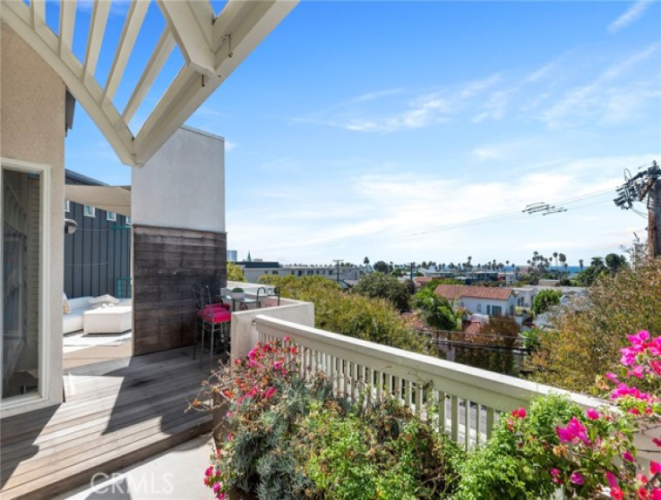 3 Bed Home for Sale in Santa Monica, California