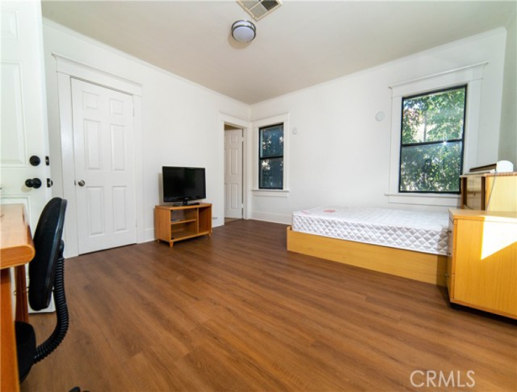  Income Home for Sale in Los Angeles, California