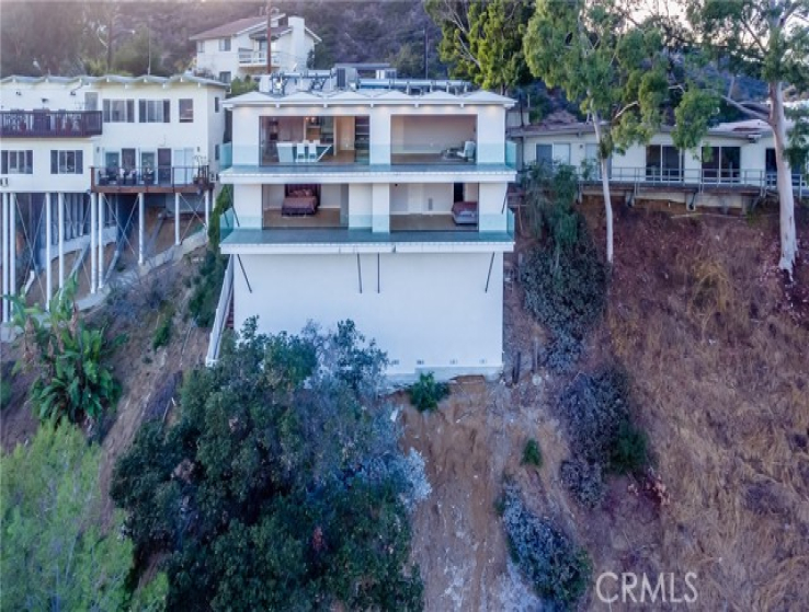 5 Bed Home to Rent in Hollywood Hills, California