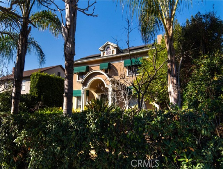 7 Bed Home for Sale in Los Angeles, California