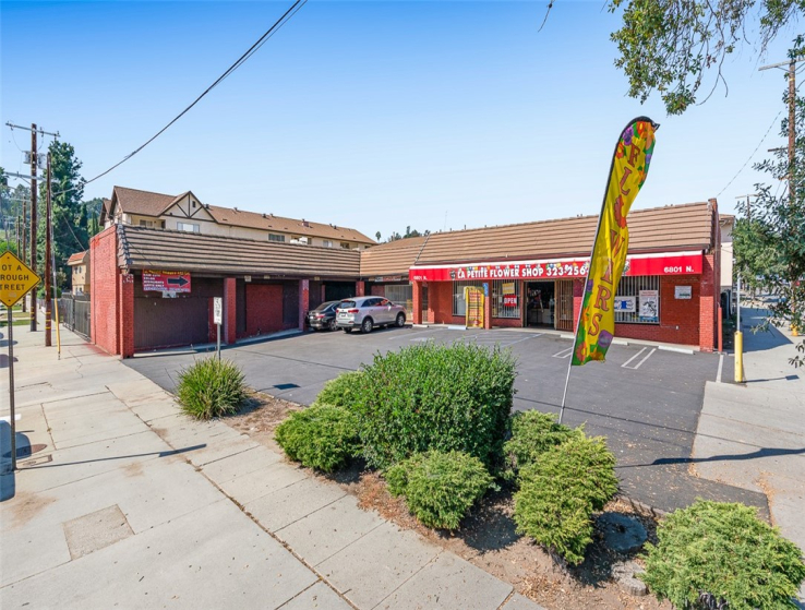  Commercial for Sale in Los Angeles, California