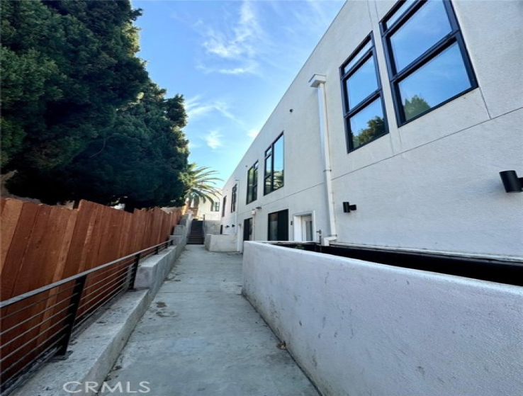 5 Bed Home to Rent in Los Angeles, California