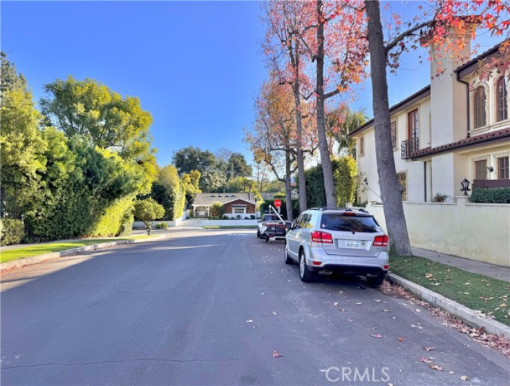 5 Bed Home to Rent in North Hollywood, California