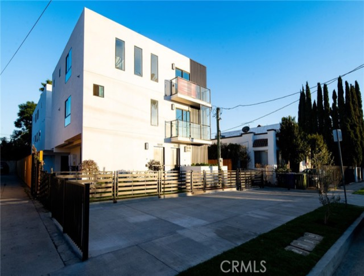  Income Home for Sale in Los Angeles, California