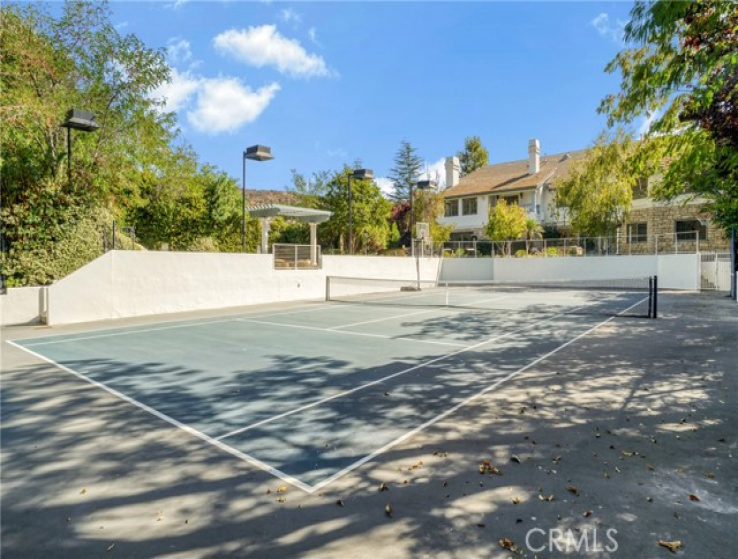 6 Bed Home for Sale in Woodland Hills, California