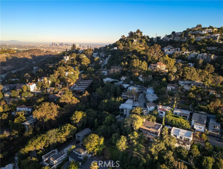 5 Bed Home for Sale in Hollywood Hills, California