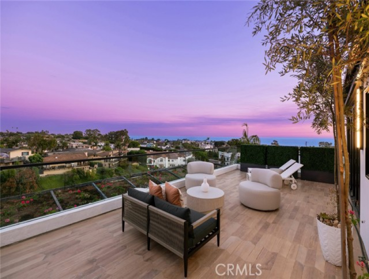 4 Bed Home for Sale in Corona del Mar, California