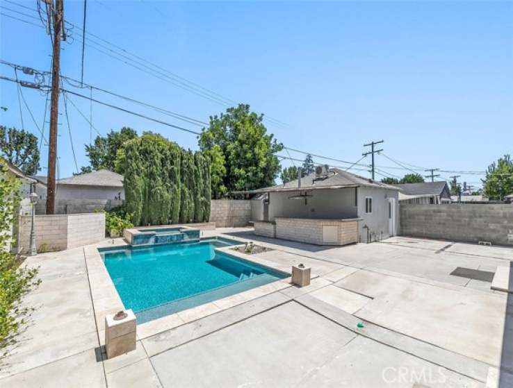 5 Bed Home to Rent in North Hollywood, California