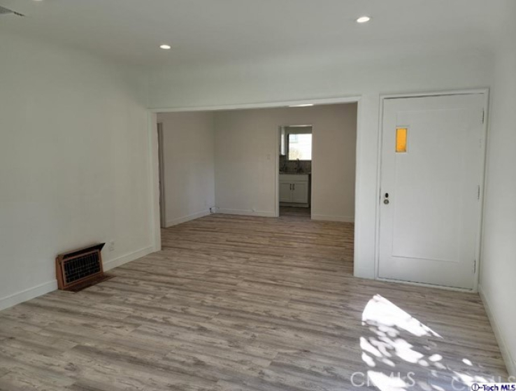 2 Bed Home to Rent in Glendale, California