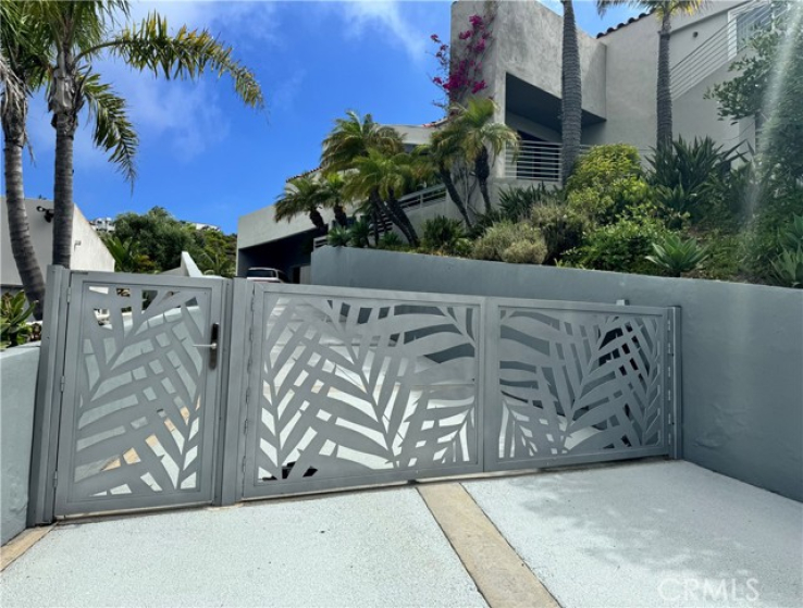 4 Bed Home for Sale in Laguna Beach, California