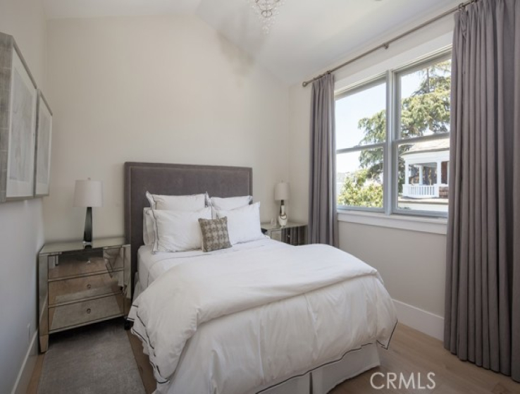 3 Bed Home for Sale in Corona del Mar, California