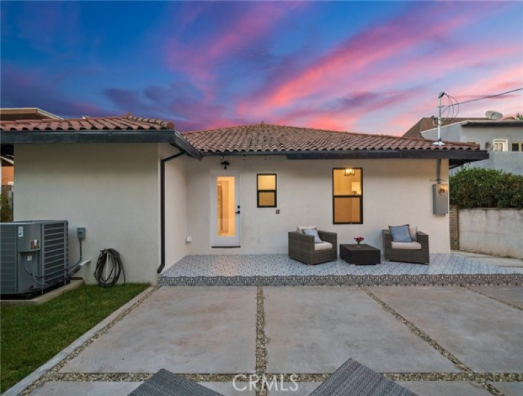 5 Bed Home for Sale in Los Angeles, California