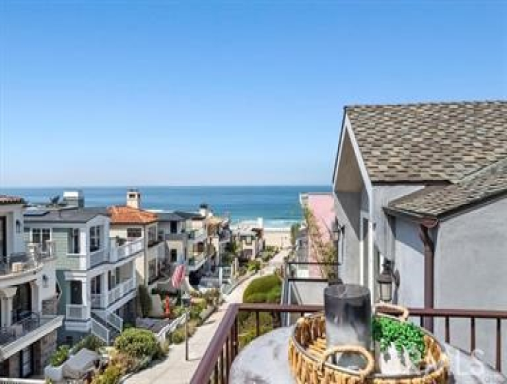 4 Bed Home to Rent in Manhattan Beach, California