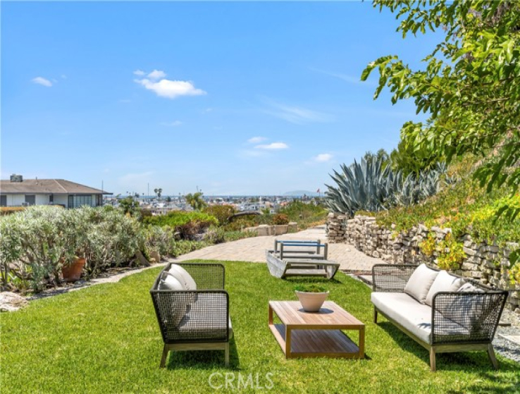 5 Bed Home for Sale in Corona del Mar, California