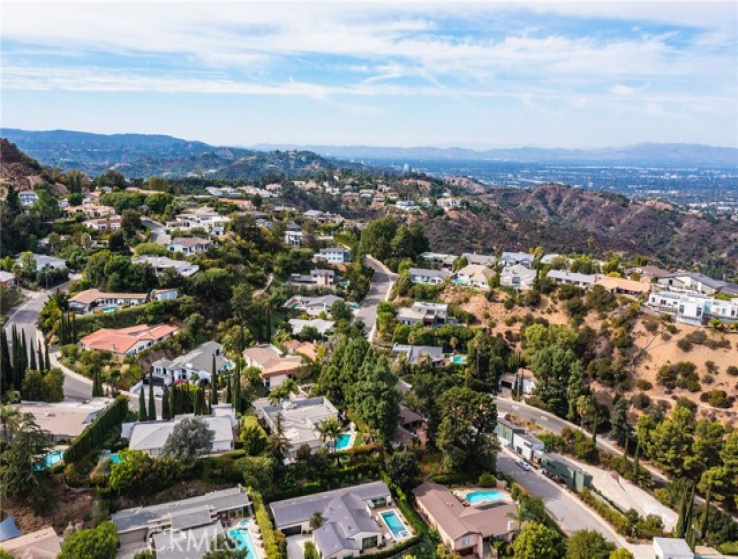 5 Bed Home for Sale in Los Angeles, California