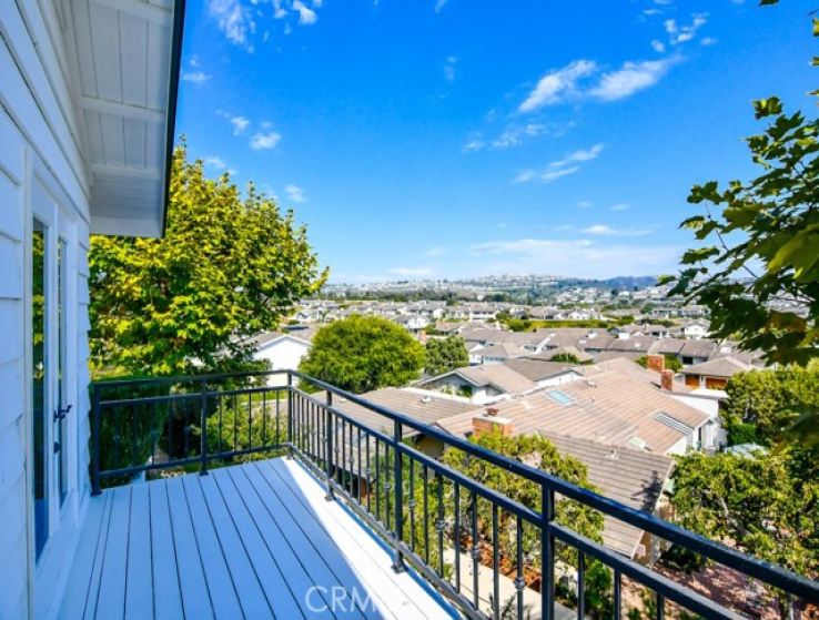 2 Bed Home for Sale in Corona del Mar, California