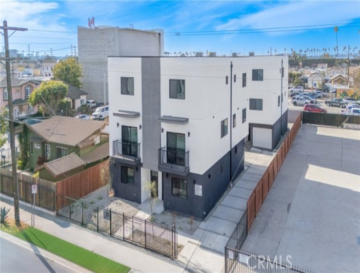  Income Home for Sale in Los Angeles, California