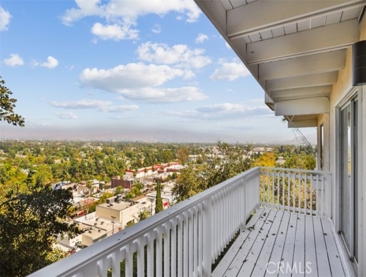 5 Bed Home for Sale in Studio City, California