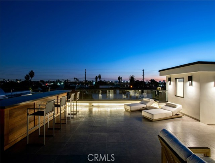 5 Bed Home for Sale in Los Angeles, California