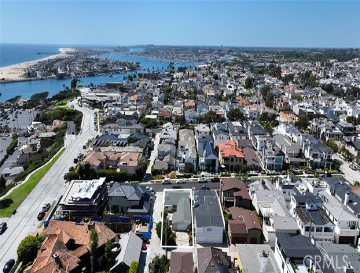 2 Bed Home for Sale in Corona del Mar, California