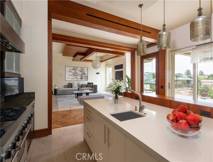 4 Bed Home to Rent in Corona del Mar, California