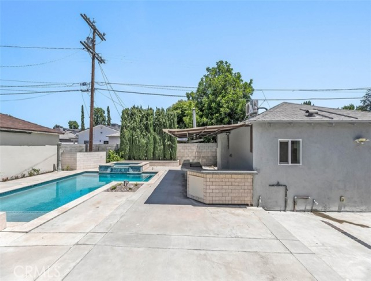 5 Bed Home to Rent in North Hollywood, California