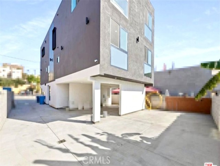 3 Bed Home for Sale in Los Angeles, California