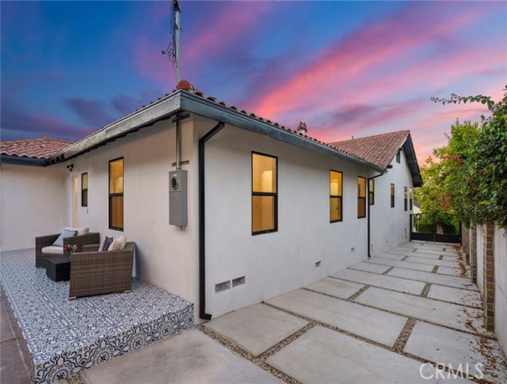 5 Bed Home for Sale in Los Angeles, California