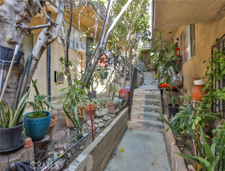  Income Home for Sale in Los Angeles, California