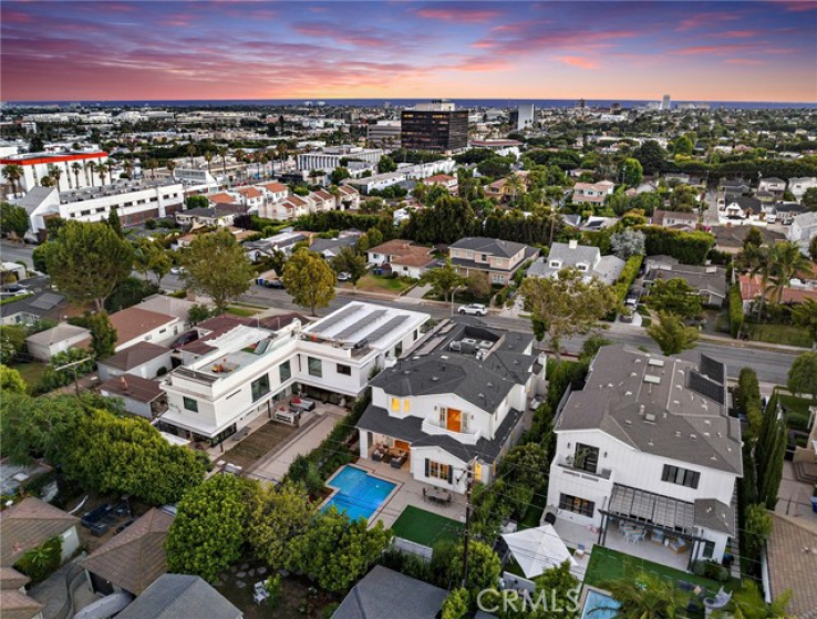 5 Bed Home for Sale in Santa Monica, California