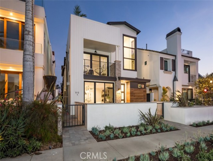 3 Bed Home for Sale in Corona del Mar, California