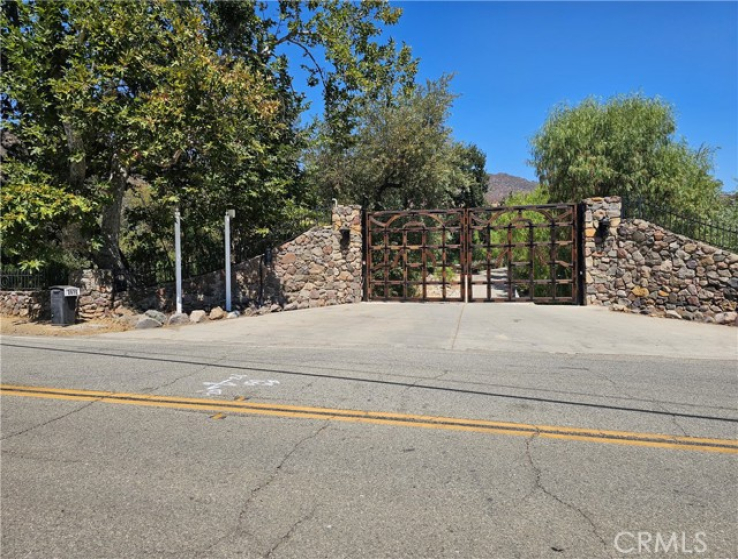 8 Bed Home for Sale in Agoura Hills, California