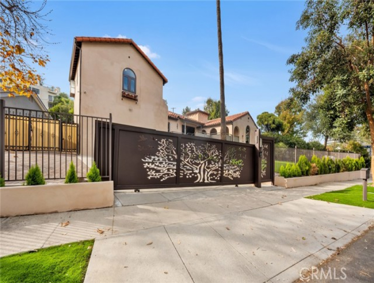 4 Bed Home for Sale in Woodland Hills, California