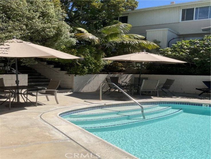 2 Bed Home to Rent in Corona del Mar, California