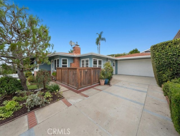 2 Bed Home for Sale in Corona del Mar, California