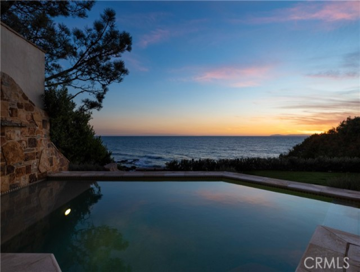 5 Bed Home to Rent in Corona del Mar, California