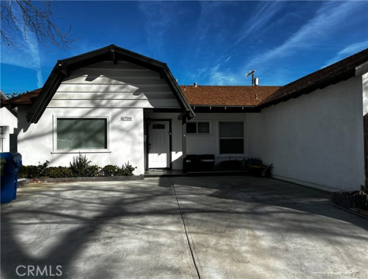 4 Bed Home to Rent in West Hills, California