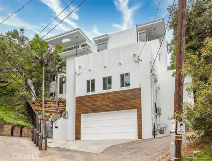 4 Bed Home for Sale in Los Angeles, California