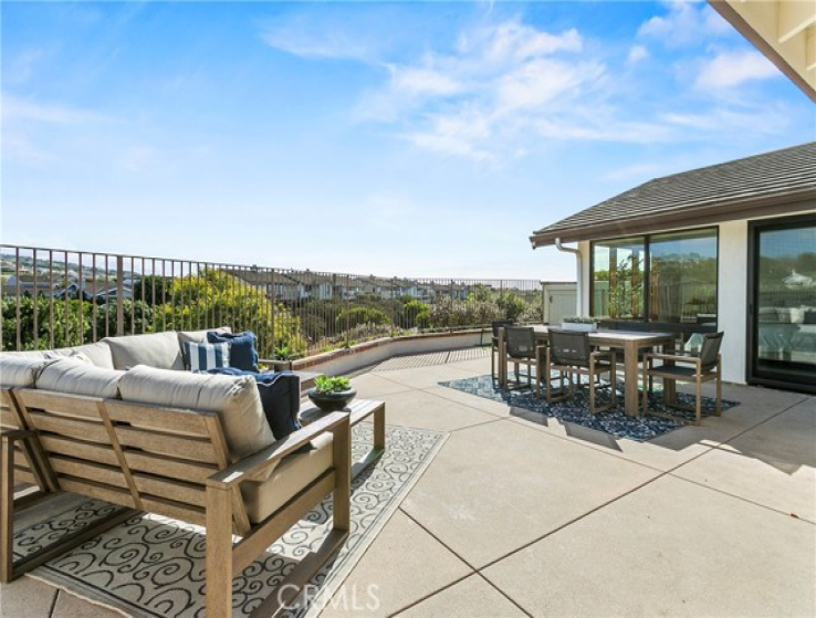 2 Bed Home for Sale in Corona del Mar, California