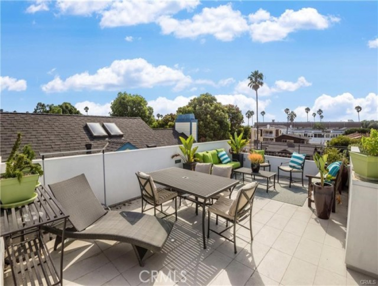 4 Bed Home to Rent in Redondo Beach, California