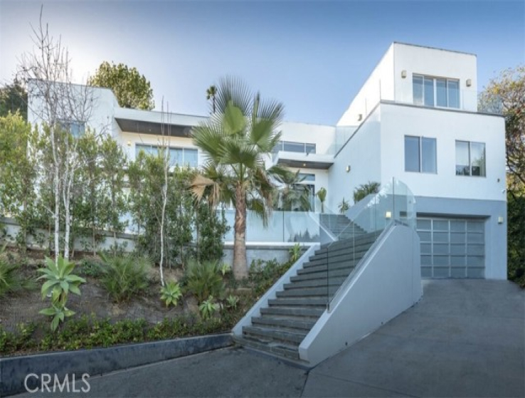 7 Bed Home for Sale in Los Angeles, California