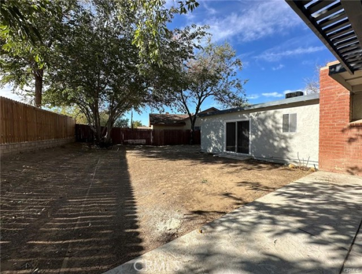 4 Bed Home to Rent in Lancaster, California